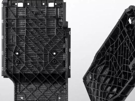 预浸带应用于越野车后座 预浸带应用于越野车后座